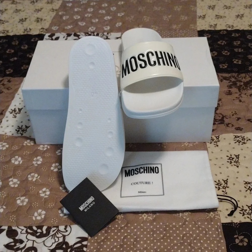 ❗SOLD❗ NWB Moschino Slides - Picture 3 of 4